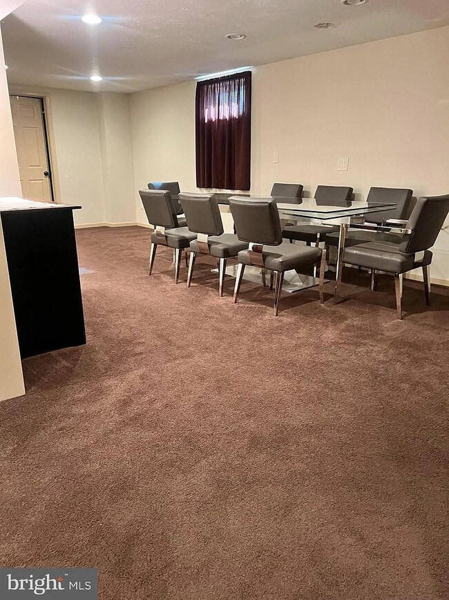 Building Photo - 754 Mechanic St