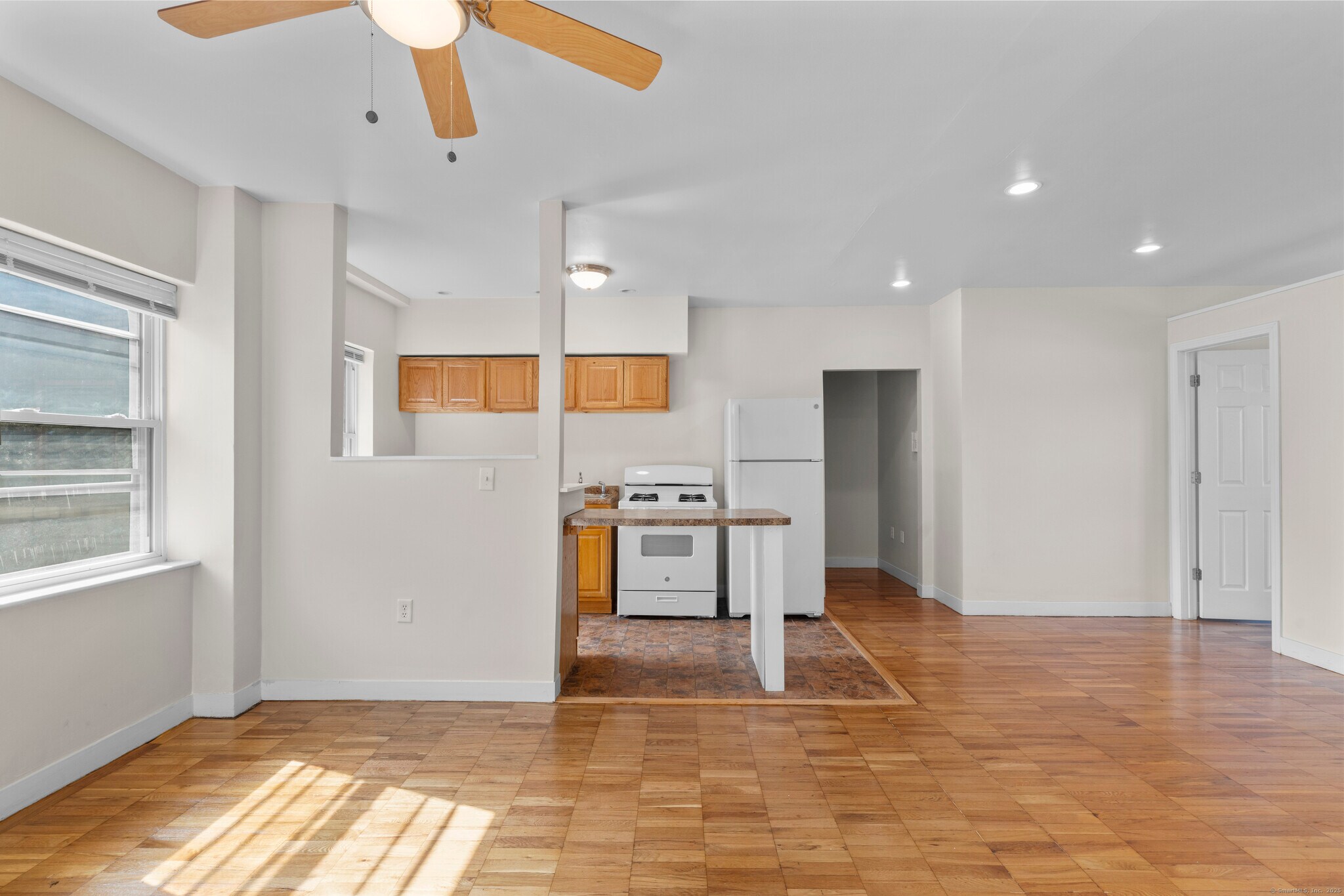 Open kitchen concept - 230 Farmington Ave