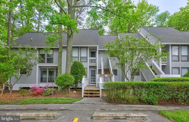 Building Photo - 39633 Round Robin Way