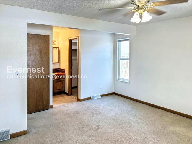 Building Photo - 4713 9th St Rd