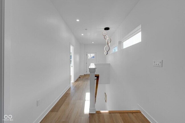 Building Photo - 1025 Churchman Ave