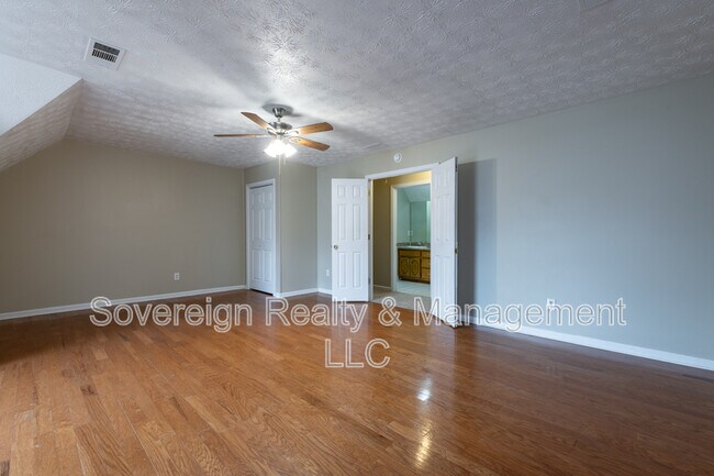 Building Photo - 3213 Southridge