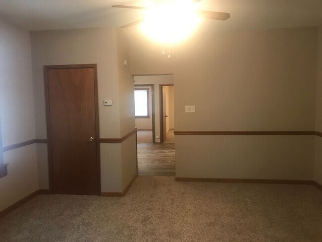 Building Photo - COMING SOON! Cute South County Cottage with White Picket fence, and  Garage