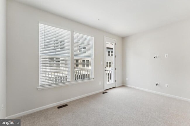Building Photo - 6018 Beake St