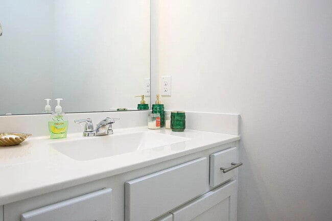 Building Photo - Gorgeous Garner Home with Primary on Main and Open Living Area