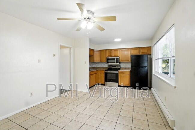Building Photo - 9563 15th Bay St