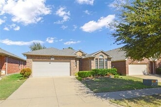 Building Photo - 3304 Stonecrop Trail