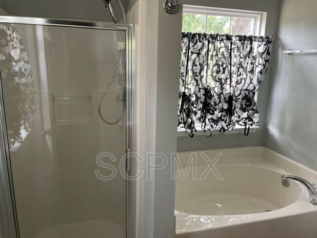 Building Photo - 8963 N Red Maple Cir