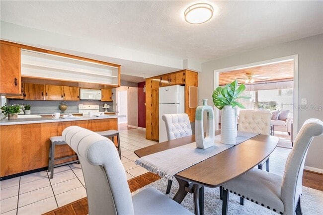 Building Photo - 5418 Riverhills Dr