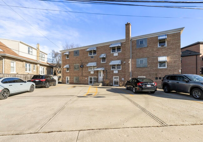 Building Photo - 6556 N Northwest Hwy