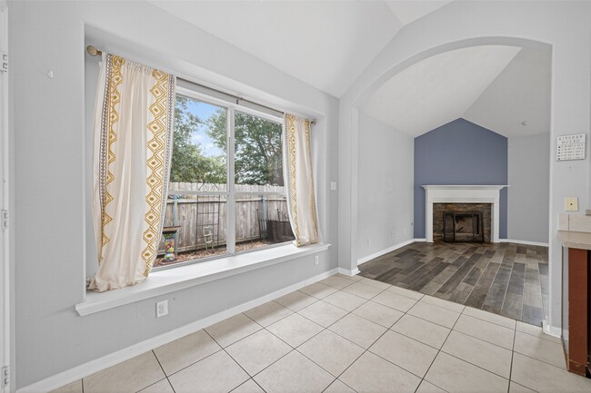 Building Photo - 20827 Rose Crossing Ln