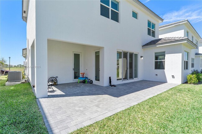 Building Photo - 14458 Spruce Pne Dr