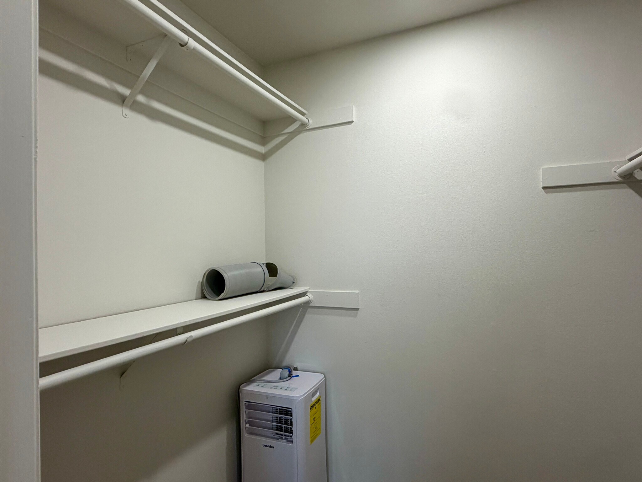 Building Photo - 1114 W 163rd St