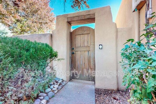 Building Photo - 6208 Sabre Ct NW