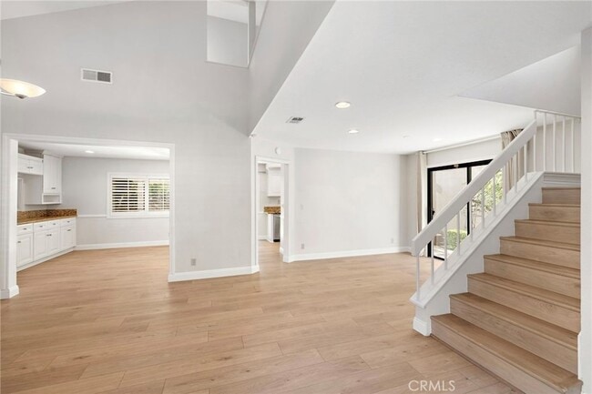 Building Photo - 46 Silkberry