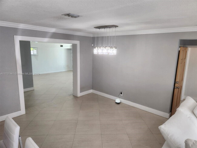 Building Photo - 4301 SW 85th Ave