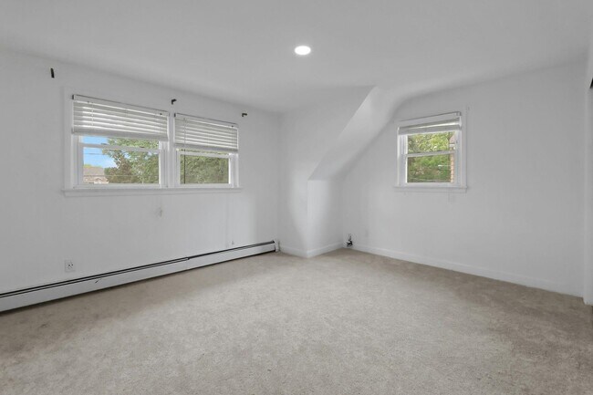 Building Photo - 130 Mt Vernon St