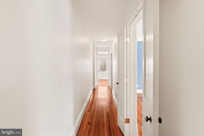 Building Photo - 509 Duke St