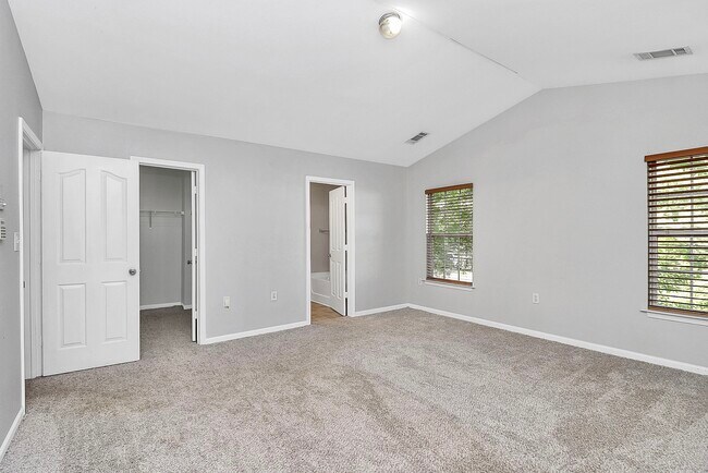 Building Photo - 115 Hunslet Cir