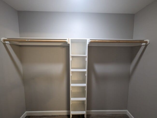 Building Photo - 3 Bedroom/2 Bathroom House • Southside