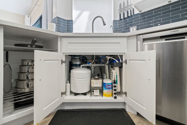 Building Photo - 12841 Forest Dr