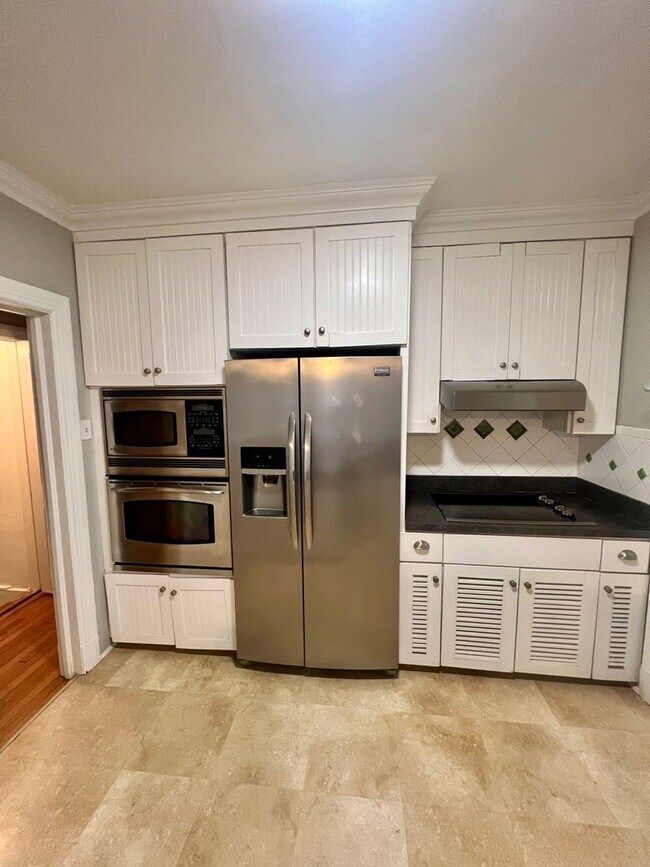 Building Photo - Beautiful Four Bedroom House, Right Off Grove and Patterson!! Lawn Care Included!!