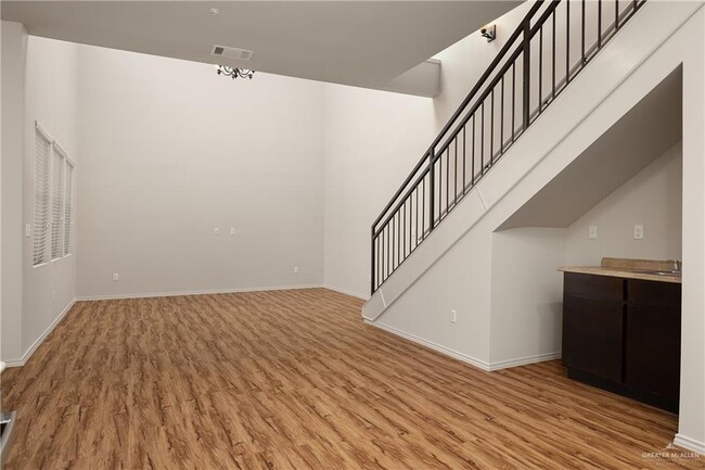 Building Photo - 810 Taylor St