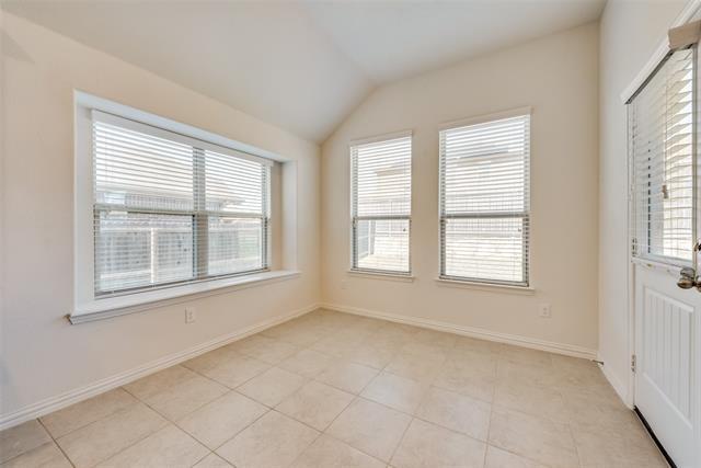 Building Photo - 828 Skytop Dr