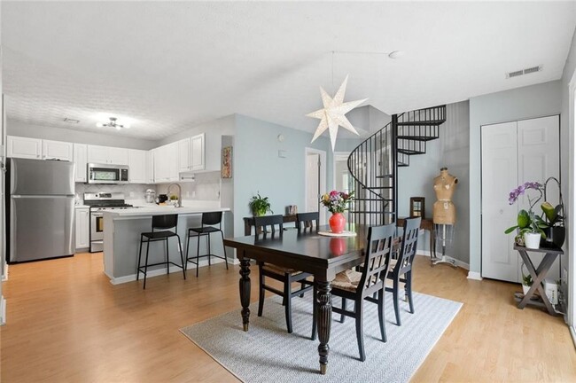Building Photo - 430 Feyston Ct