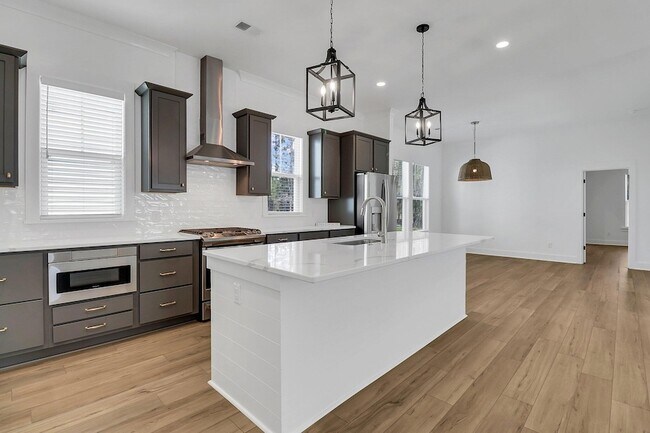 Building Photo - 502 Sound Dr