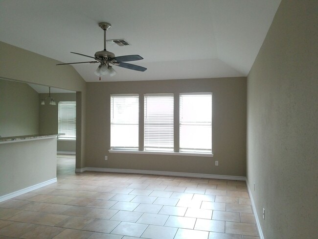 Building Photo - 1106 Cupertino St