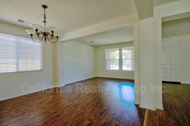 Building Photo - 34567 Spindle Tree St