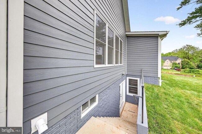 Building Photo - 3913 Victoria Oaks Trail