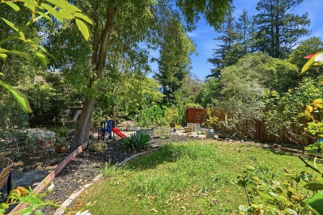Building Photo - Beautiful Spacious 3-bedroom 2-Bath in Oakland!
