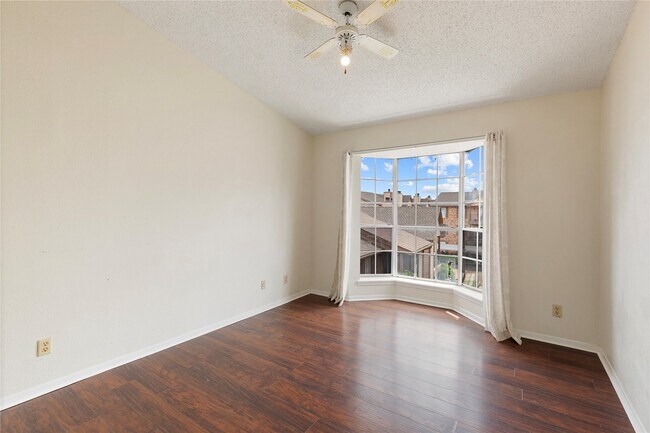 Building Photo - 2121 Hepburn St