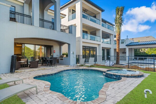 Building Photo - 815 Golden Bear Dr