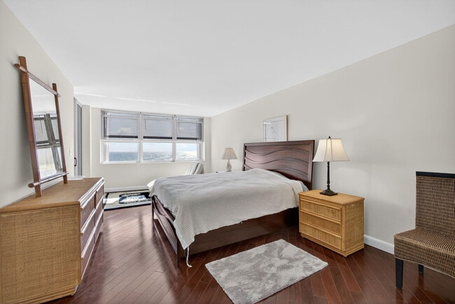 Building Photo - 5200 N Ocean Dr