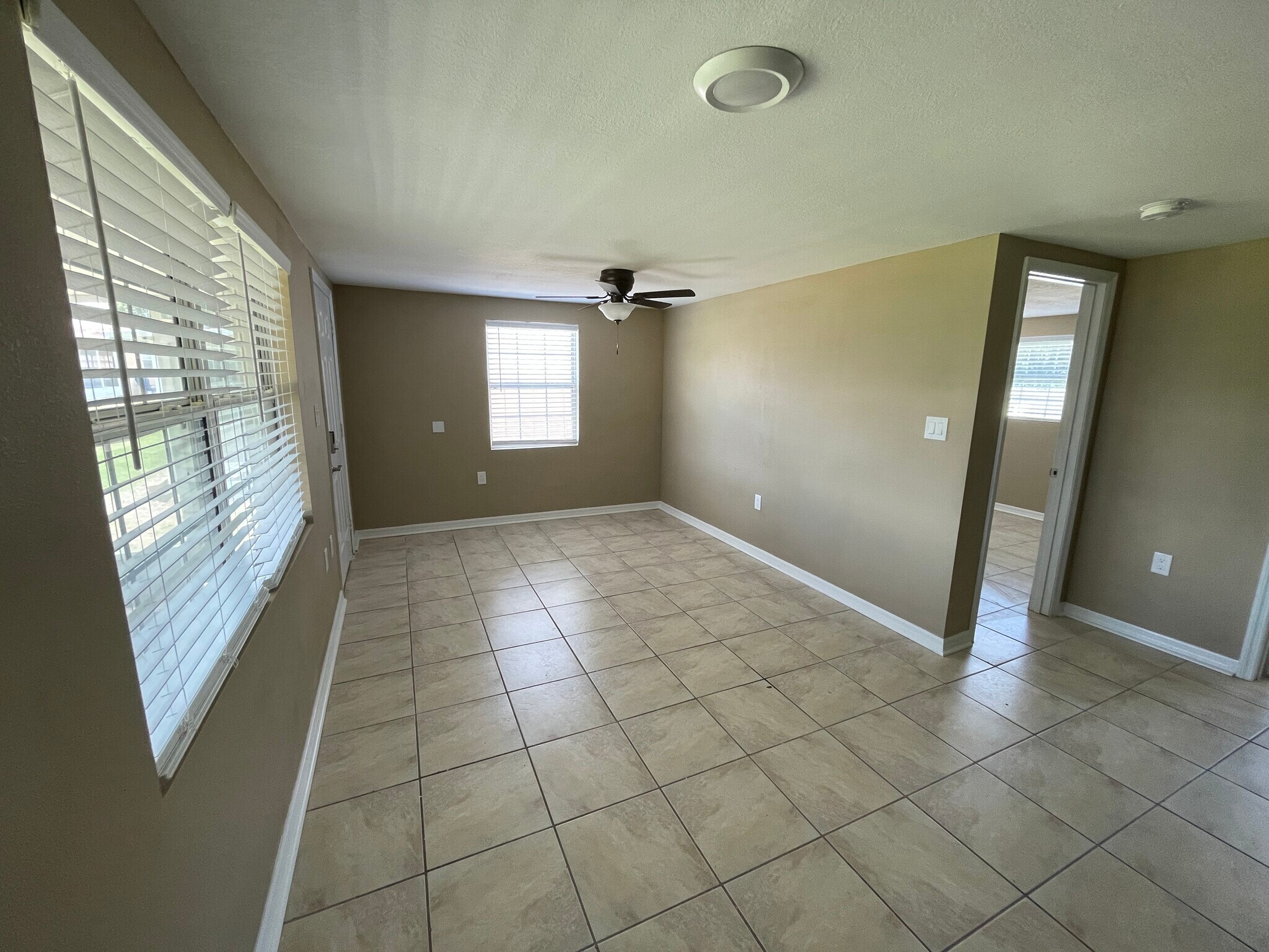 Building Photo - 1205 W Pierce St