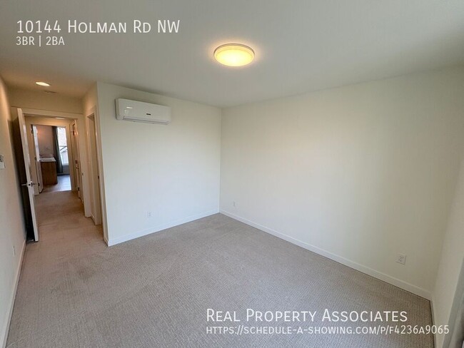 Building Photo - 10144 Holman Rd NW