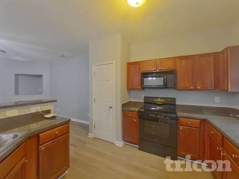 Building Photo - 246 White Mountain Pass