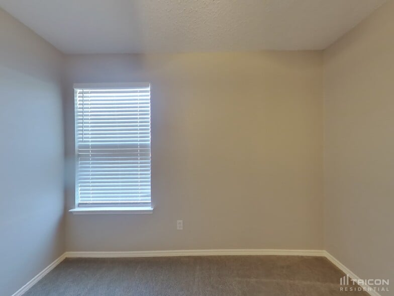 Building Photo - 1129 Cumberland Dr