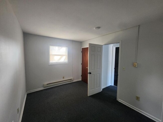 Building Photo - 9 Alexander Dr