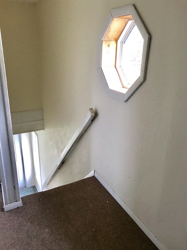 Building Photo - 12 Porter St