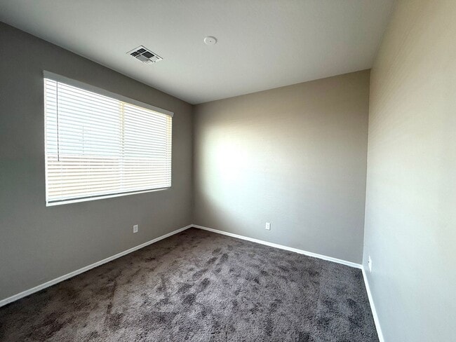 Building Photo - Beautiful 3-Bedroom Home for Rent in Saddl...