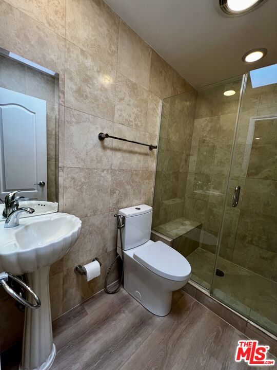 Building Photo - 7505 Hampton Ave