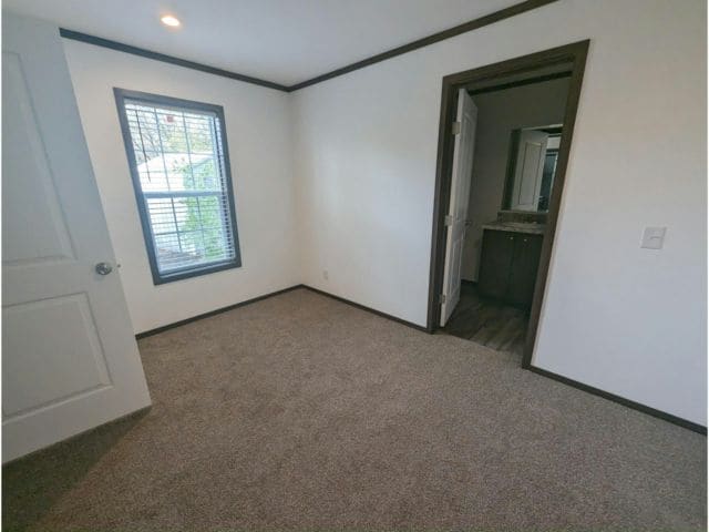 Building Photo - 133 Maple Dr