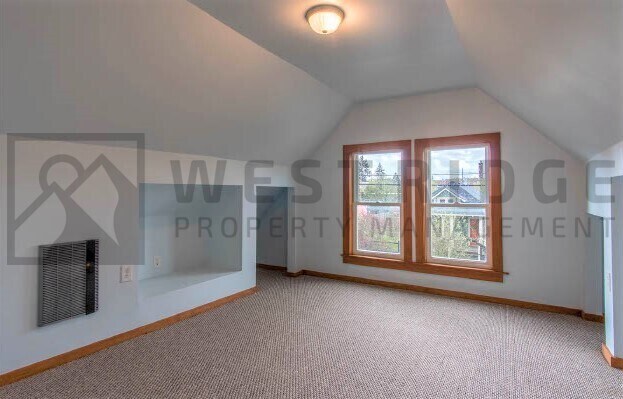 Building Photo - 609 NE Webster St