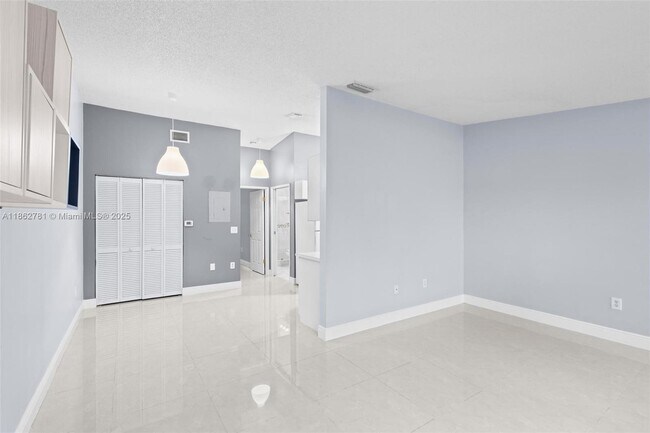Building Photo - 6910 NW 166th Terrace