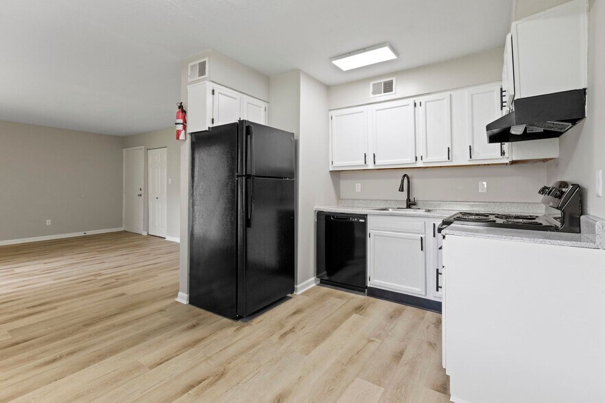 Building Photo - The Hills Apartment Homes