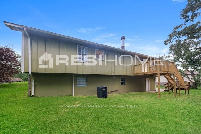 Building Photo - 741 Twin Ridge Dr